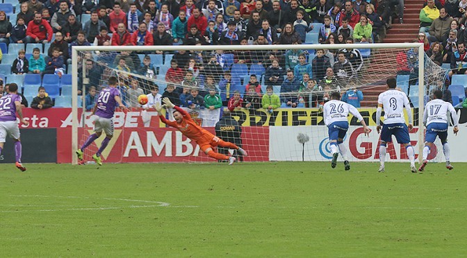 El Real Valladolid gana un partido a jugar a ser el menos malo (0-2)