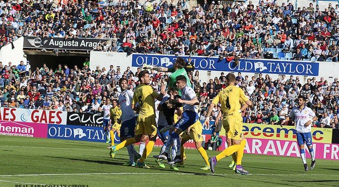 El Real Zaragoza sucumbe en la Romareda ante el Girona (0-3)